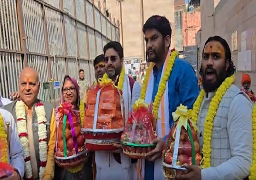 महाशिवरात्रि के मौके पर मथुरा से आए बाबा विश्वनाथ के लिए उपहार