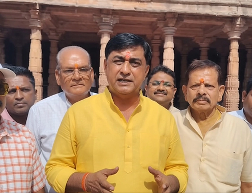 भोज उत्सव समिति के संरक्षक विश्वास पांडे