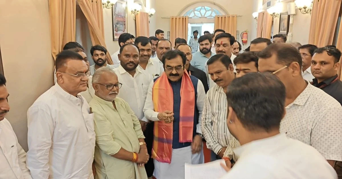 पीडब्ल्यूडी मंत्री ने अधिकारियों को दिए दो टूक निर्देश, राकेश सिंह ने किसानों को भी दिया भरोसा