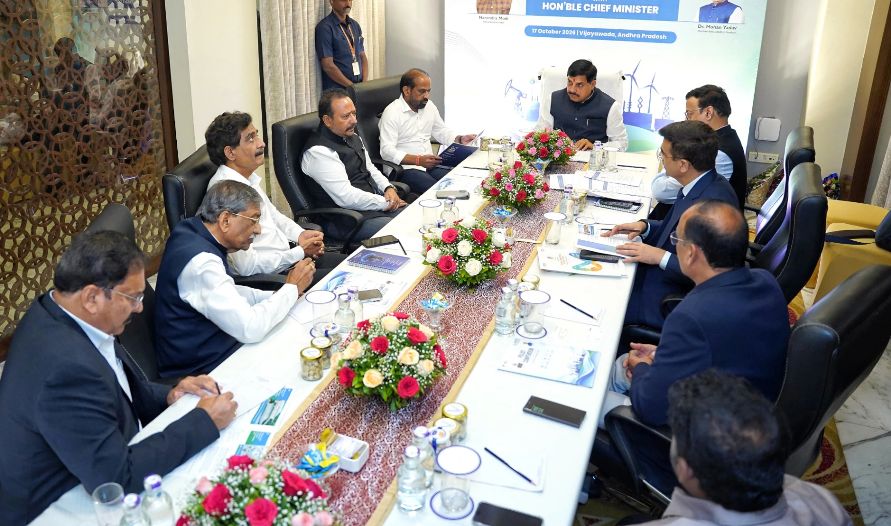 25 औद्योगिक नीतियों का भरोसा देकर उद्योगपतियों को साधा, भोपाल GIS-2027 पर नजर