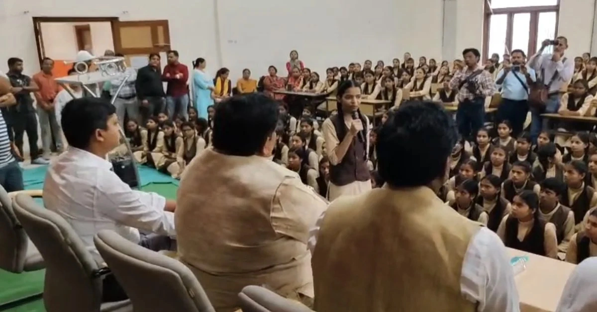 बच गया उज्जैन का कन्या विद्यालय, शिक्षा व्यवस्था पर भी पड़ा छात्राओं की हुंकार का असर