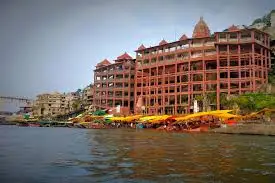 ओंकारेश्वर में मां नर्मदा के प्रदूषण को लेकर विवाद, जिला प्रशासन ने दिए अधिकारियों को दिशा-निर्देश, जल्द होगा निराकरण