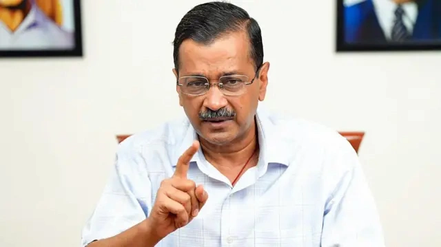 मेटा और केंद्र सरकार को लिया अपने निशाने पर, कंपनी को दी सख्त चेतावनी