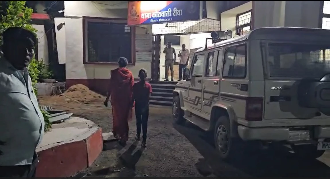 पहाड़ा न सुना पाने पर 11 वर्षीय छात्रा की बेरहमी से पिटाई,शिक्षिका और उसके पति पर गंभीर आरोप