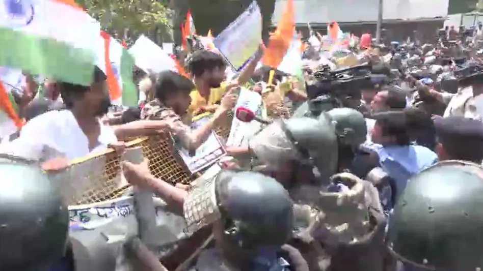 गांधी मैदान से सीएम हाउस की ओर किया कूच, प्रशासन के फूले हाथ-पांव, जानें क्या हैं उनकी प्रमुख मांगे