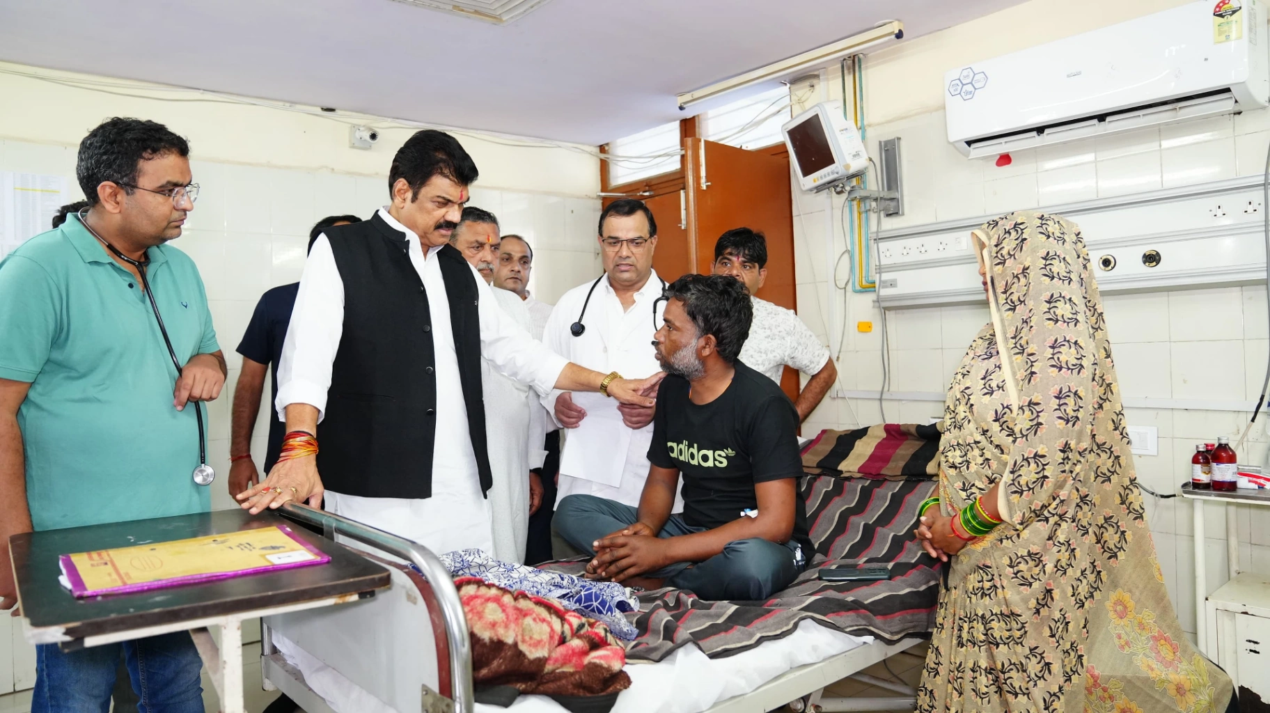 अस्पताल पहुंचकर मंत्री ने पीडि़तों को बंधाया ढाढस, तीन दिन में मुआवजा; दोषियों पर कठोर कार्रवाई का आश्वासन