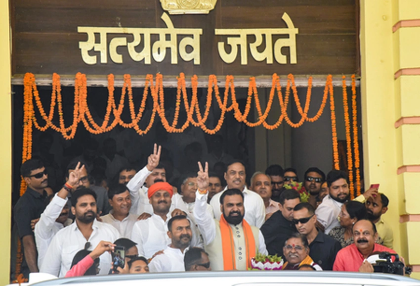 बहुमत साबित करने एनडीए ने दिखाई एकजुटता, संख्या बल में काफी पीछे रहा विपक्ष