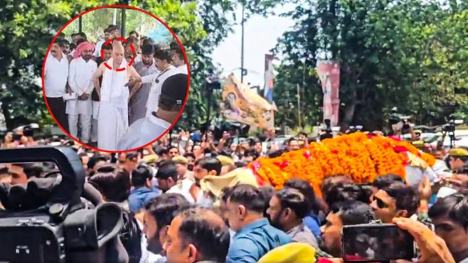 भैंसाकुंड बैकुंठ धाम में हुआ अंतिम संस्कार, ससुर ने दी मुखाग्नि