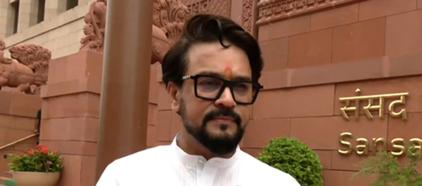 अनुराग ने राहुल पर किया तीखा वार, आठवले ने भी कांग्रेस नेता को लिया निशाने पर