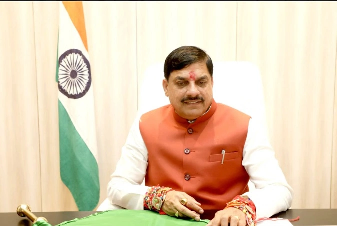 जिलों में कंट्रोल रूम और 24 घंटे मॉनिटरिंग के आदेश, अधिकारियों की छुट्टियां रद्द