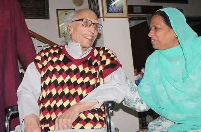 पढ़िए मशहूर शायर की यादगार ग़ज़लें, जिन्होंने मोहब्बत और ज़िंदगी को अल्फ़ाज़ दिए