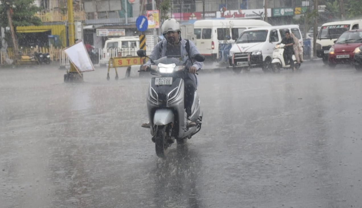 14 के बाद फिर होगी मानसून की जोरदार वापसी, आज 55 जिलों में पडेंगी हल्की बौछारें