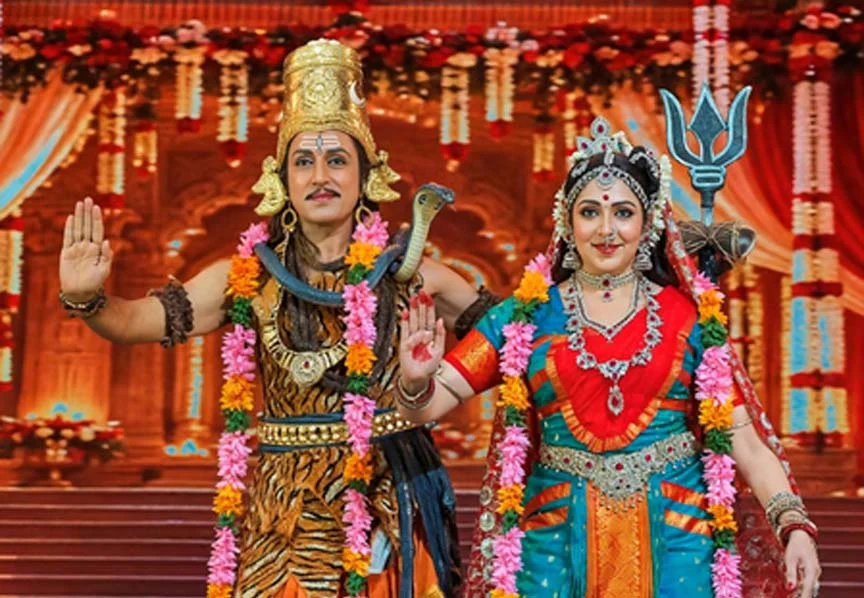 दुर्गा नृत्य प्रस्तुति से मोहा मन, पार्वती के रूप में दिखीं अभिनेत्री