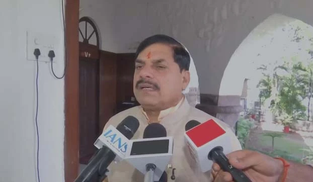 सीएम मोहन का कांग्रेस पर तीखा वार, केरल-हिमाचल का उदारण दे आत्ममंथन करने दी नसीहत