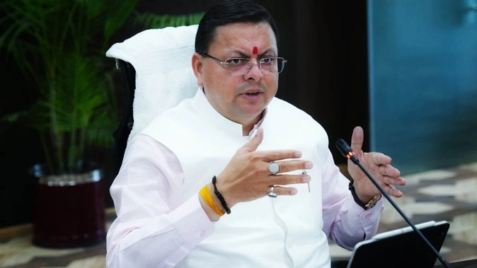 अफसरों की कारगुजारियों पर भड़के धामी, जबरन शिकायत बंद करने पर बोले दो टूक