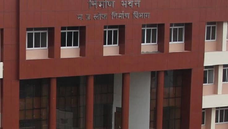 सड़क-भवन निर्माण में गड़बड़ी मिली तो सीधे ठेकेदार पर गिरेगी गाज, जिम्मेदारों को मिले सख्त निर्देश