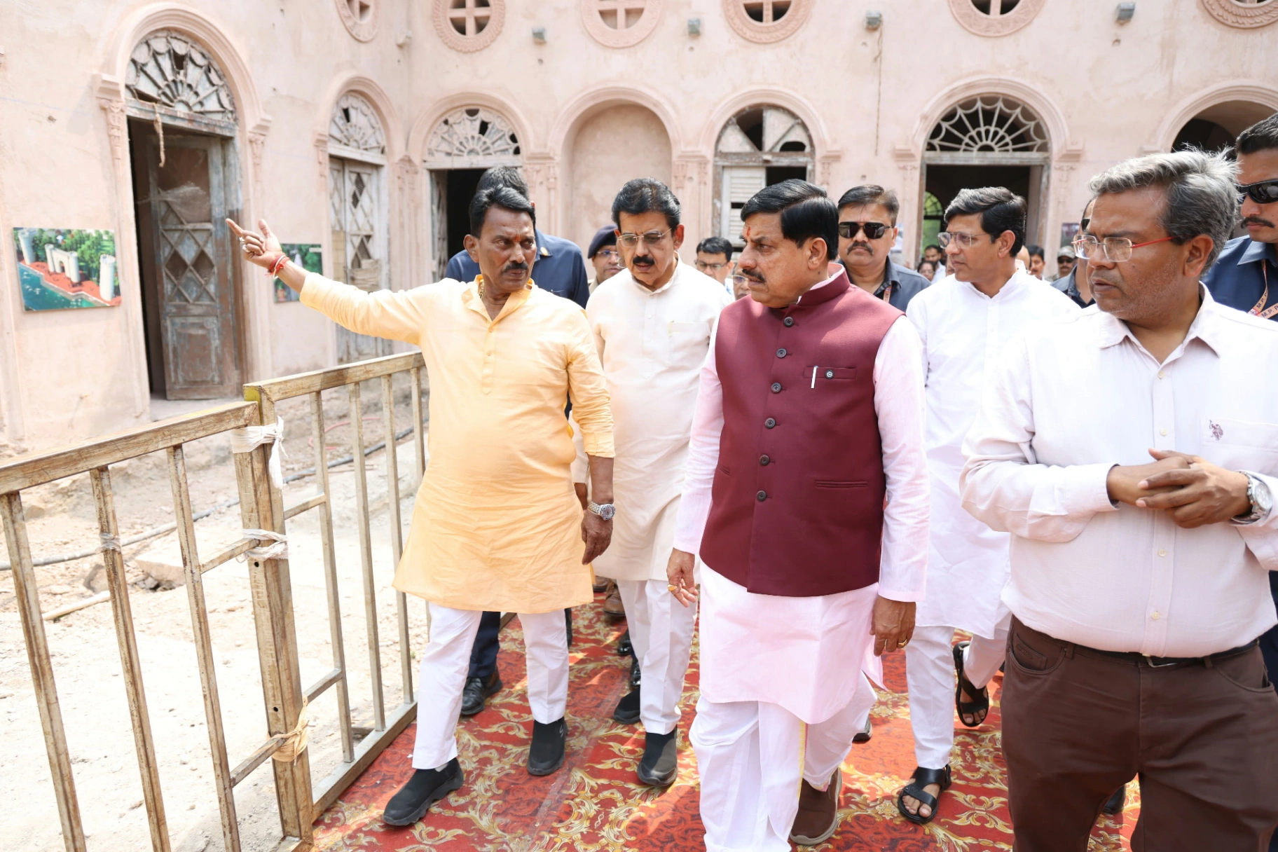 सीएम मोहन ने स्मारक का किया निरीक्षण, 3डी प्रोजेक्शन और लाइट एंड साउंड शो से जीवंत होगा इतिहास