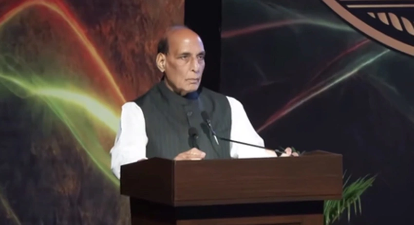 रक्षा मंत्री बोले- आतंकी सरपरस्तों को मुहतोड़ जवाब देकर सेना ने सिर गर्व से किया ऊंचा