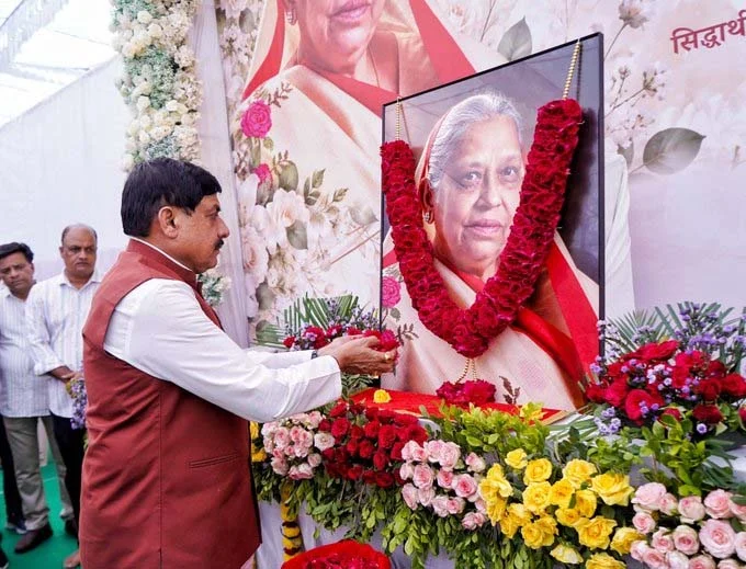 दिवंगत तेजकुंवरबाई को किया नमन, परिवार को बंधाया ढांढस