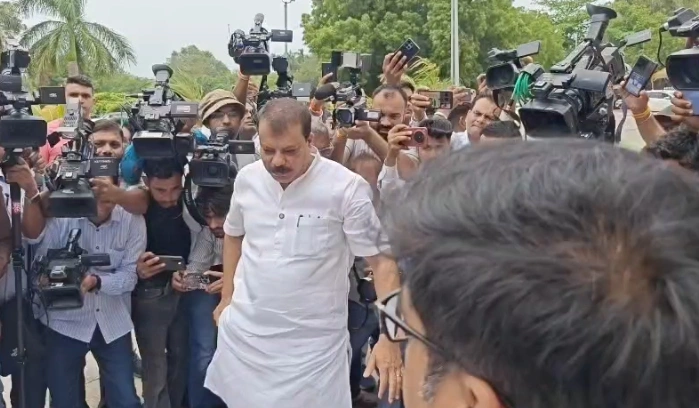 किसानों लेकर कांग्रेस का जोरदार प्रदर्शन, यूसीसी को लेकर भाजपा ने भी कांग्रेस पर किया प्रहार