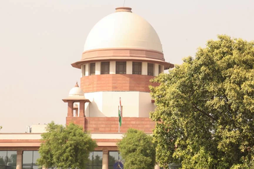 कांग्रेस केरल के खिलाफ अवमानना कार्रवाई की मांग, एससी से स्वतः संज्ञान लेने की अपील