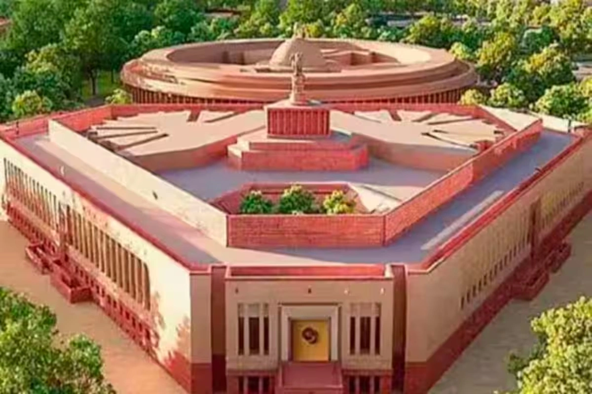 चर्चा पर अड़ा विपक्ष, हंगामे की भेंट चढ़ी राज्यसभा की कार्रवाई, दो बजे तक करनी पड़ी स्थगित