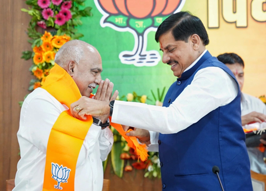 पार्टी के दिग्गजों ने हेमंत को दी बधाई, संगठन को मजबूत करने के योगदान को सराहा मोहन ने