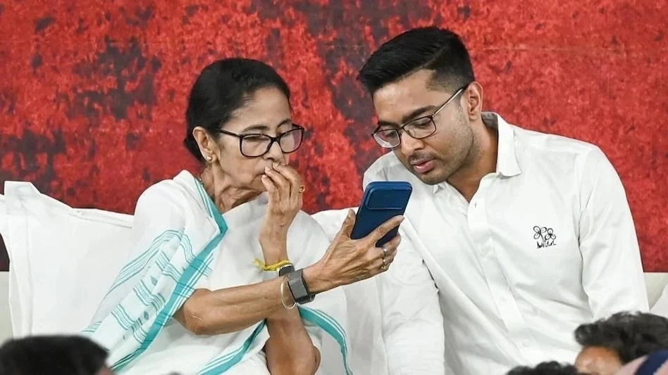 संगठन पर पकड़ मजबूत करने की कोशिश या अंदरूनी बगावत को दबाने की रणनीति?