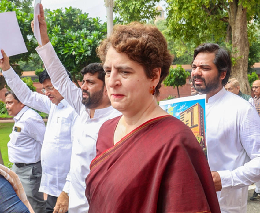 प्रियंका का तीखा हमला, वेणुगोपाल के निशाने पर आए शाह, कांग्रेस ने भागवत के बयान पर भी घेरा