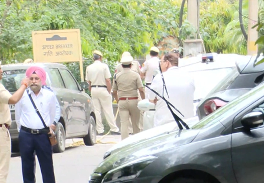 सीएम सरमा की पत्नी की एफआईआर के बाद एक्शन, जानें क्या है मामला