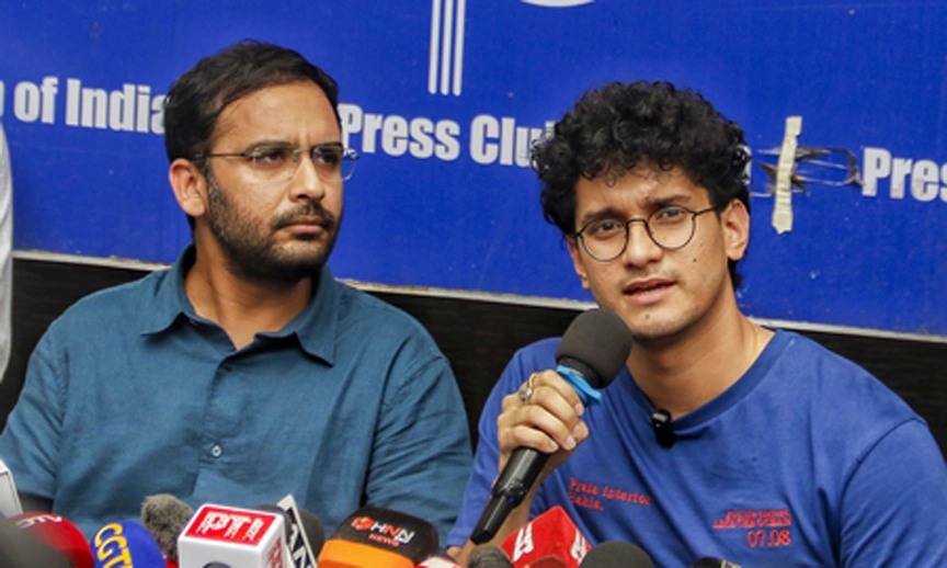 हाईकोर्ट के सख्त रुख के बाद सीजेपी प्रवक्ताओं ने हिरासत के खिलाफ याचिका, उम्र को लेकर घिरे सौरभ-आशुतोष