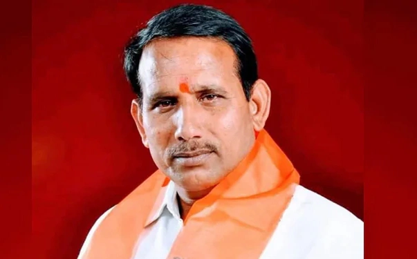 विवाद की जड़ बना बेटा, एक्शन में शीर्ष नेतृत्व, हेंमत ने मंत्री पटेल से की बात