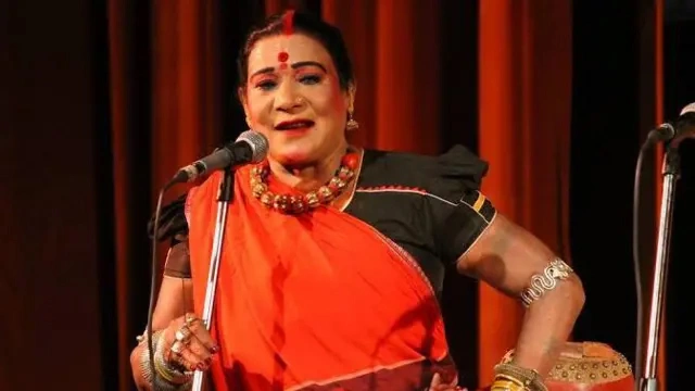 फेफड़ों में पानी भरने और निमोनिया के बाद आईसीयू में शिफ्ट, प्रशंसकों में चिंता की लहर