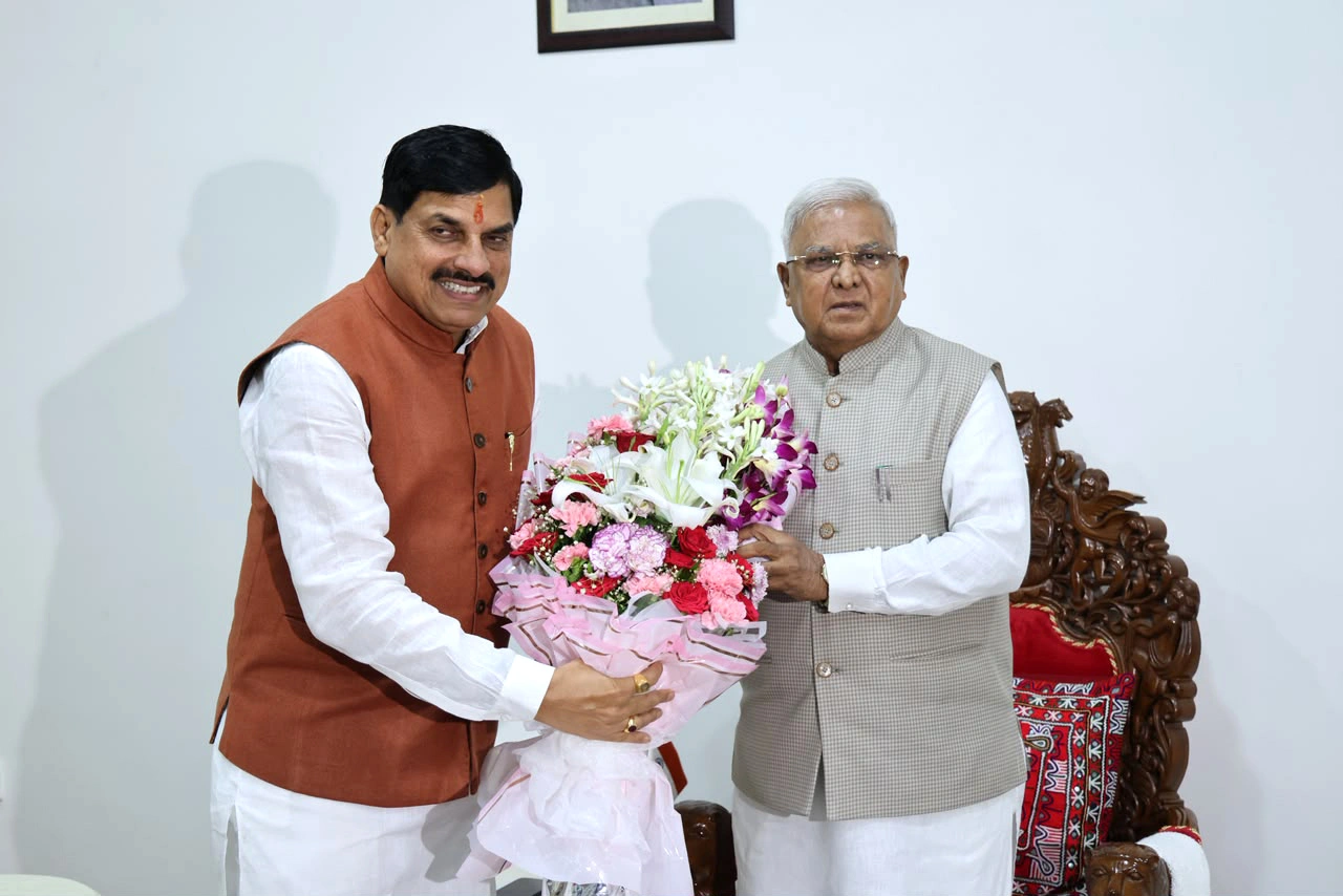 लोकभवन में यूसीसी से लेकर विकास तक हुआ मंथन, मोहन ने राहुल को भी दी कड़ी नसीहत
