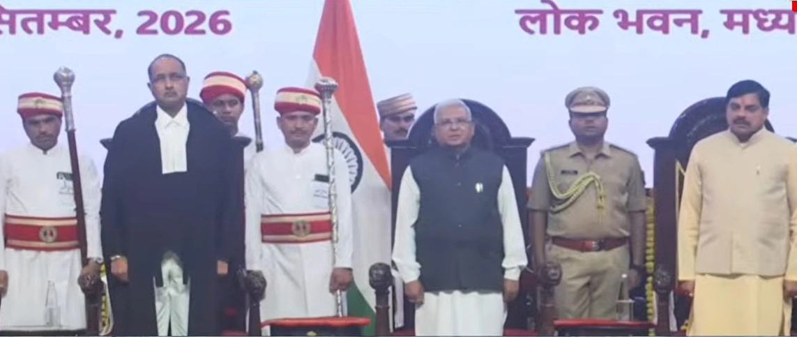 मप्र हाईकोर्ट को मिला नया मुख्य न्यायाधीश, लोकभवन में हुआ शपथ समारोह