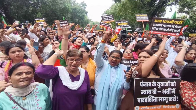 भाजपा का आप सरकार के खिलाफ दिल्ली में हल्लाबोल, शिक्षा मंत्री के इस्तीफे की मांग की बुलंद