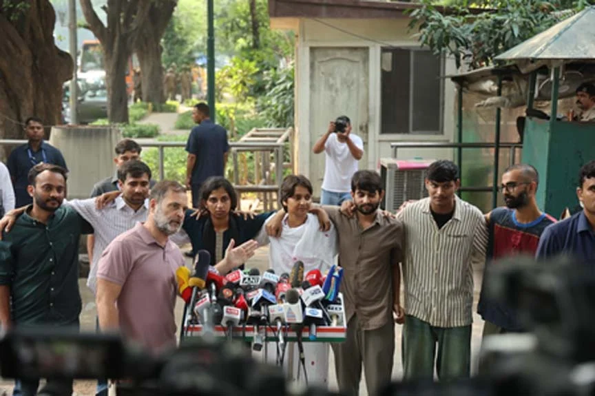 छात्रों के मुद्दे पर राहुल का सरकार को सख्त संदेश, पीएम से सिपाही तक को मिलेगी सजा