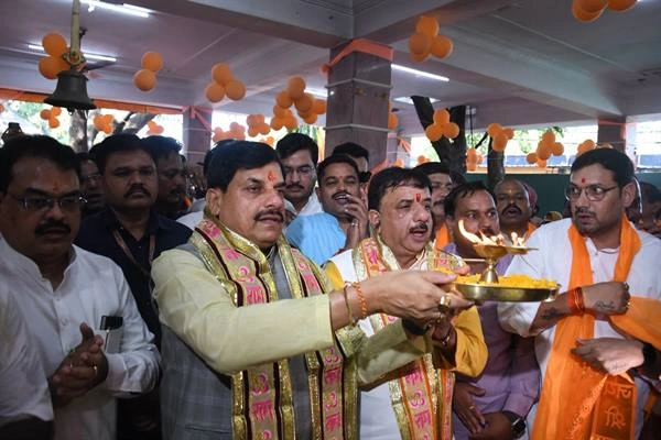 पीएम की ऐतिहासिक उपलब्धि पर सीएम ने दी बधाई, सराहा कार्यशैली और नेतृत्व क्षमता को
