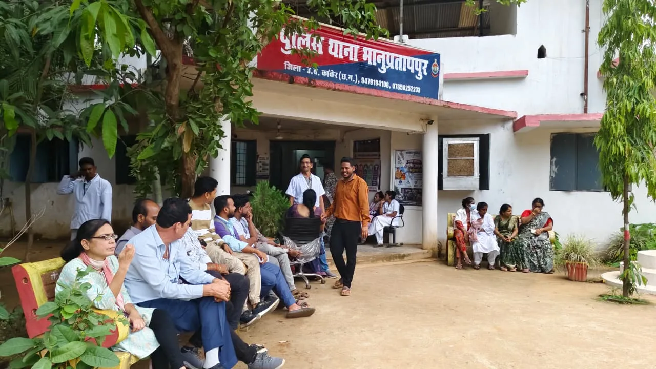 भानुप्रतापपुर अस्पताल में मरीज के परिजनों और स्वास्थ्यकर्मियों में विवाद, डॉक्टरों ने की FIR की मांग