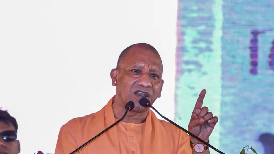सीएम योगी की खुली चेतावनी, बांदा की धरती से पिछली सरकारों पर भी बोला तीखा हमला