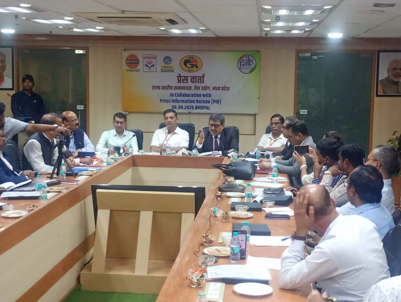 मप्र में डोमेस्टिक सिलेंडर की सप्लाई के प्रयास शुरू, हर दिन 2.5 लाख की हो रही सप्लाई