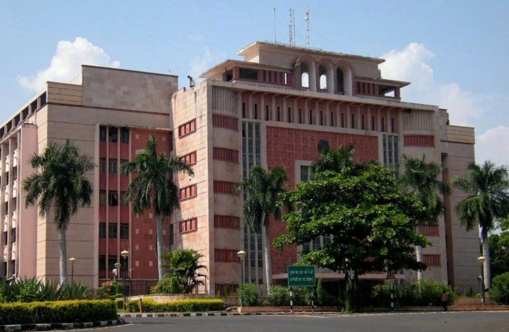 प्रशासनिक अमले में बड़े फेरबदल की तैयारी, अधिकारी-कर्मचारी 15 जून तक होंगे इधर से उधर