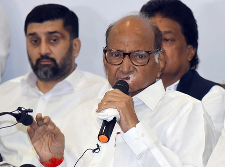 शरद पवार ने सर्वदलय बैठक बुनाने की मांग, कहा- अर्थव्यवस्था पर घोषणाओं का हो सकता है गहरा असर