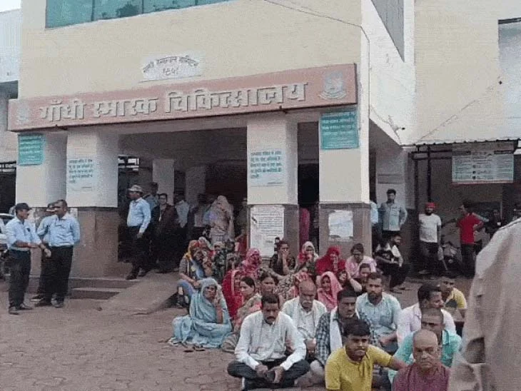 दो डॉक्टर और दो नर्सिंग अधिकारी निलंबित, उप मुख्यमंत्री बोले- मरीजों से दुर्व्यवहार बर्दाश्त नहीं, निष्पक्ष जांच के निर्देश