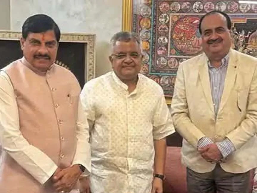 दिल्ली में एसजी से मिले सीएम मोहन, सुप्रीम कोर्ट जाने की रणनीति पर मंथन
