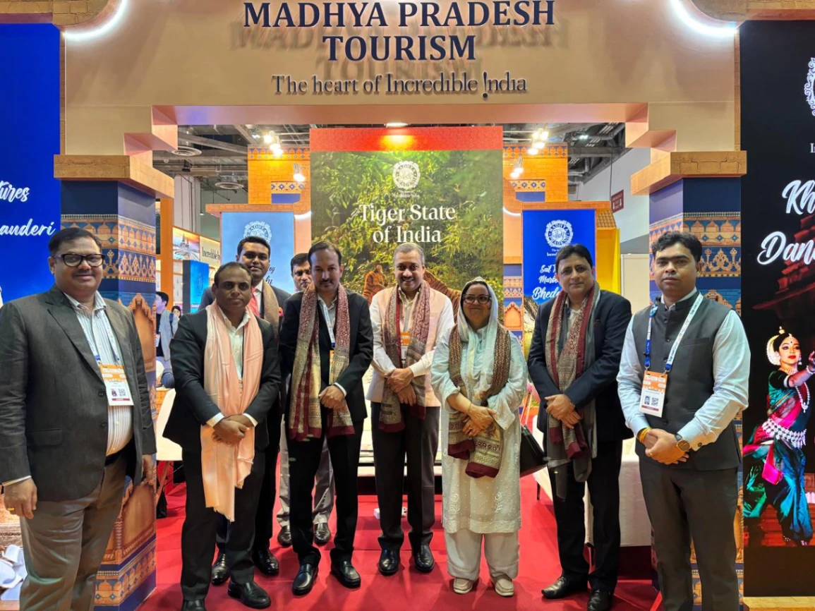 विदेशी मेहमानों को भा रही गजक और रतलामी सेव
