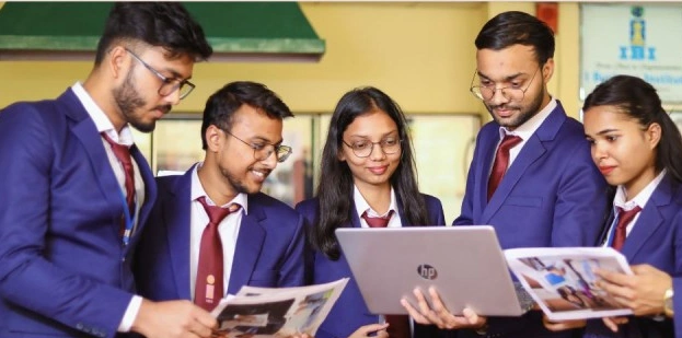 डिग्री के साथ मिलेगा उद्योगों में काम का अनुभव, बैच के 84 विद्यार्थियों का प्रतिष्ठित कंपनियों में चयन