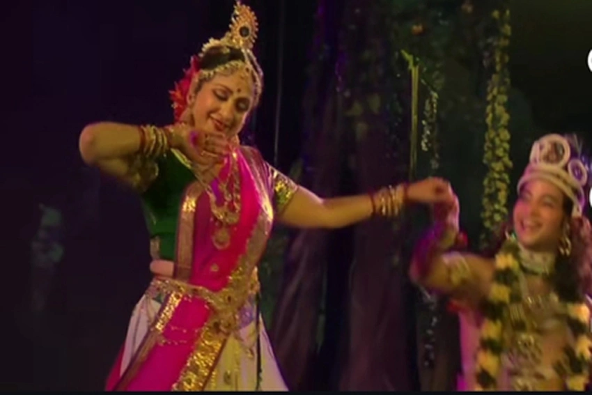 मंच पर बिखरा कृष्ण प्रेम का रंग, शास्त्रीय नृत्य में दिखी राधा-कृष्ण की प्रेम और भक्ति की मनमोहक कहानी