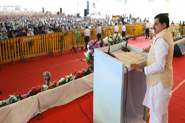 सीएम मोहन ने गिनाई विकास की नई तस्वीर, बोले- किसान, महिला और युवा सरकार की सर्वोच्च प्राथमिकता